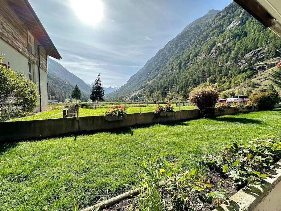 Alpine Retreat 4 Person Apartment Near Zermatt With Parking! 塔什 外观 照片